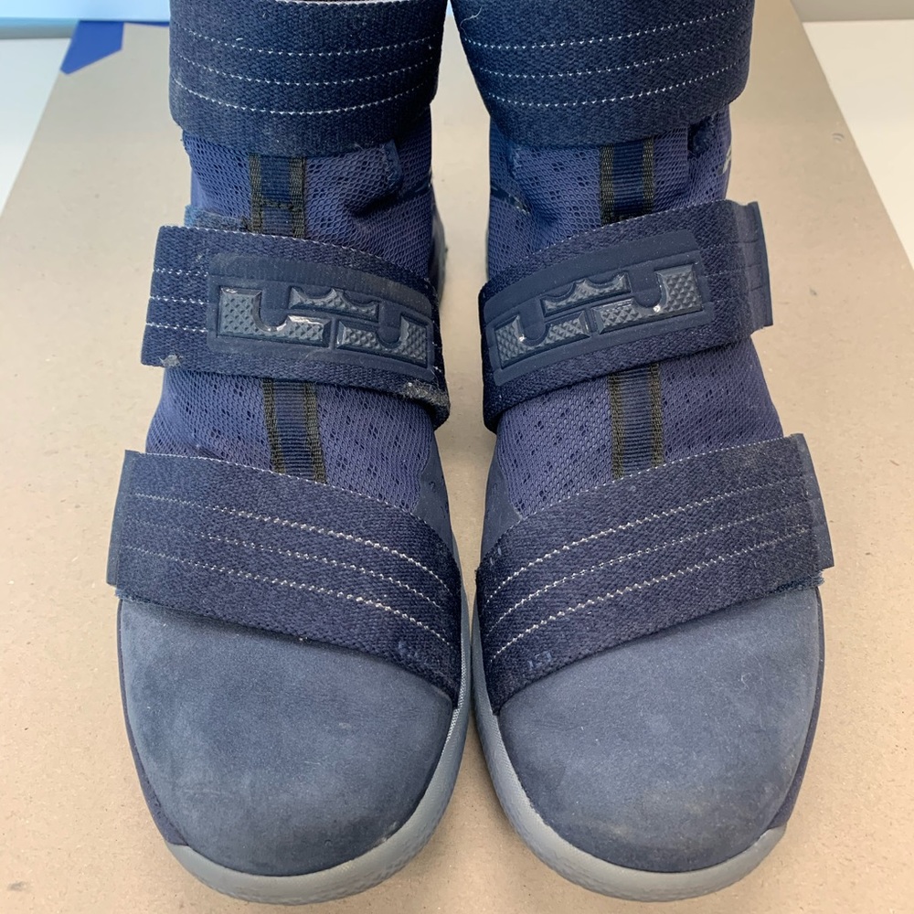 Lebron Nike Air shoes